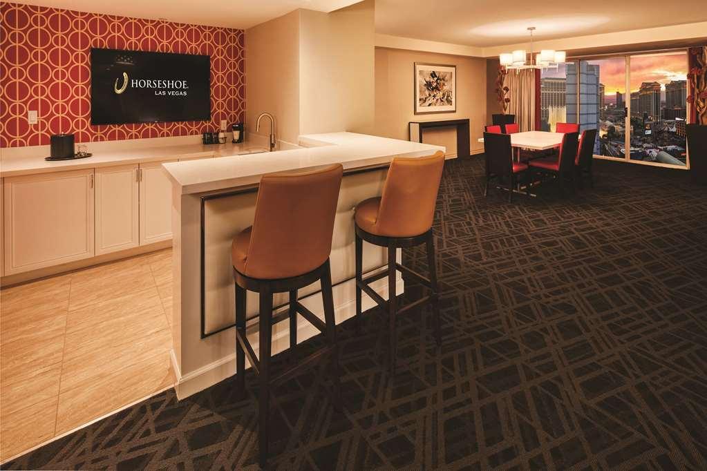 Horseshoe Las Vegas Center Strip, Trademark Collection Room photo